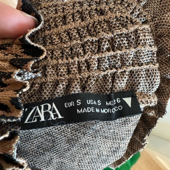 Zara Leopard Print Short Sleeve w Turtleneck - Size Small - Picture 3 of 3